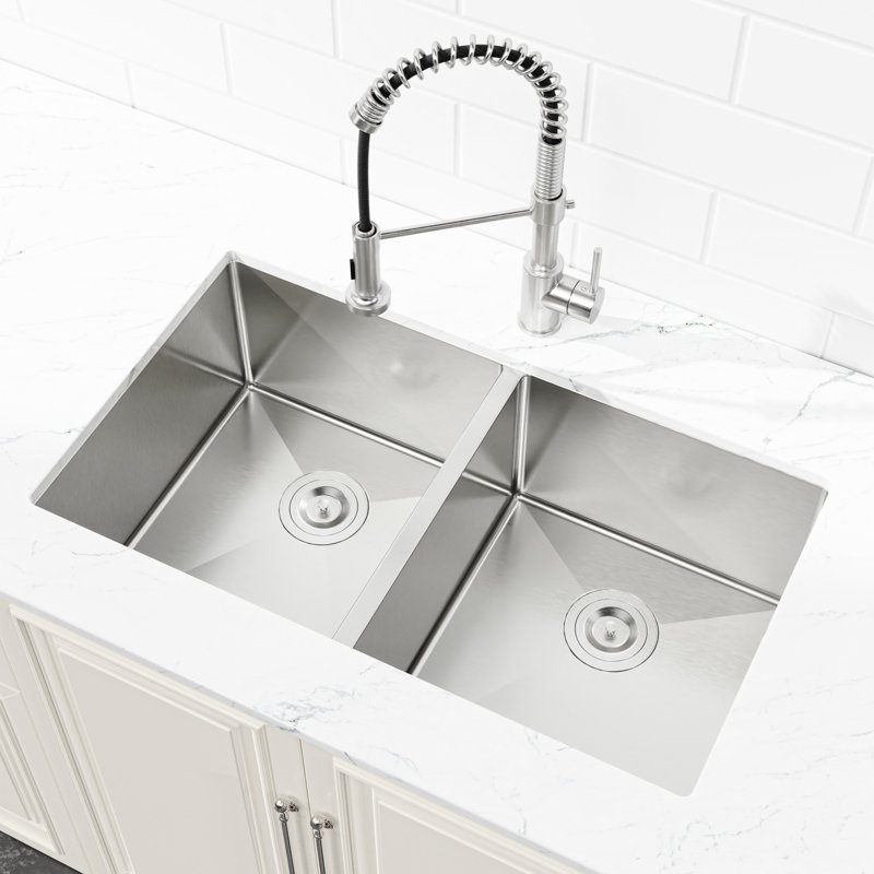 Évier de cuisine encastré en acier inoxydable de 33 po x 19 po, brossé, avec un seul bol pour laver la vaisselle de façon pratique, avec un revêtement à réduction de bruit de 33 po x 19 po et une atmosphère plus silencieuse
