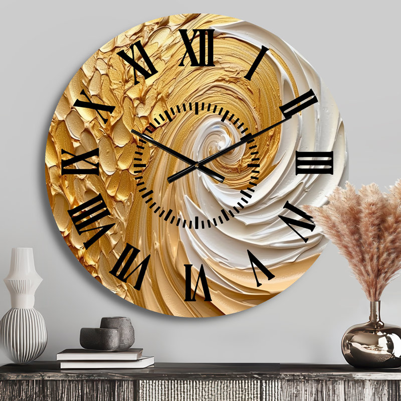 Horloge murale en or, Médium
