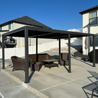 Aluminum Louvered Pergola