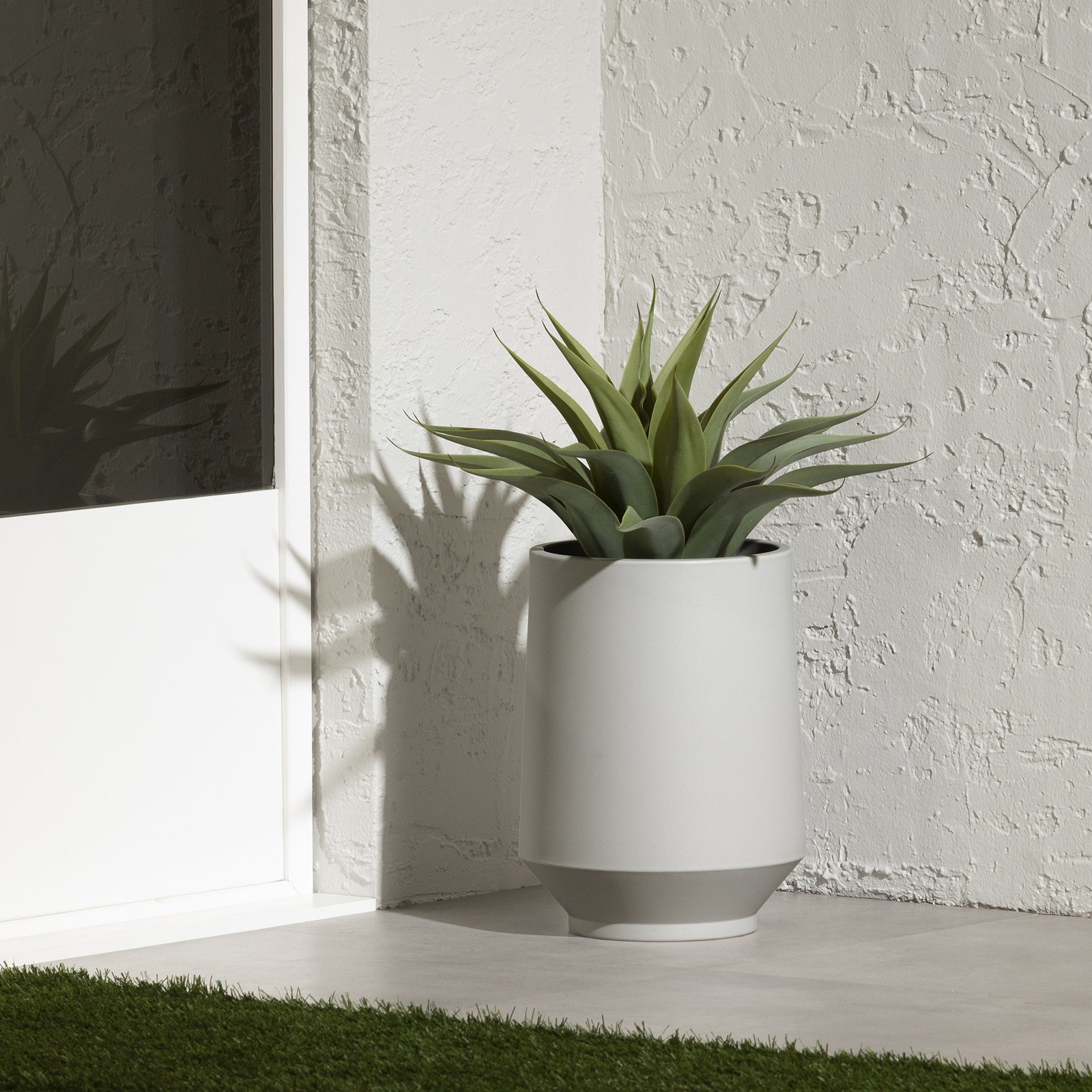 Dalya Pot Planter, White, 16.25" H x 12.25" W x 12.25" D