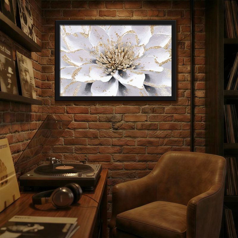 Plantes et fleurs fleur blanche avec des accents dorés, H 20 po x l 30 po