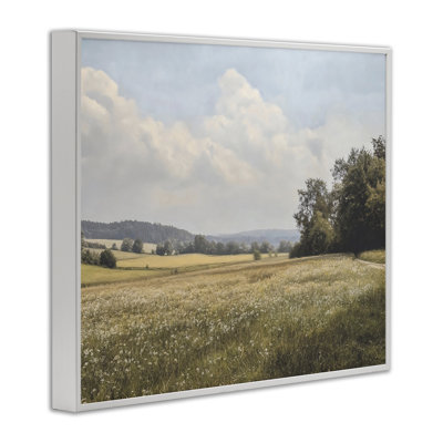 «Summer Landscape Cloudy Meadow», estampe numérique, design par Franklyn Gregory
