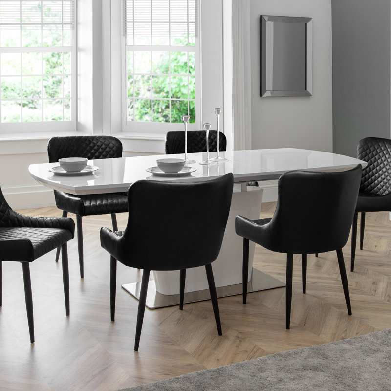 Wynnfield 6 - Person Dining Set, Black