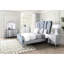 Structure de lit grand classique en tissu argenté classique avec tête de lit à canal rembourré et pied en bois tourné pour une activité de rajeunissement de chambre à coucher-861640098-861640096