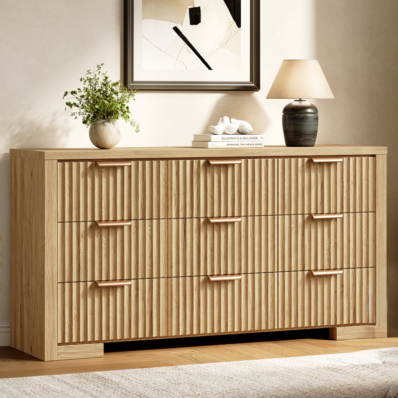 Commode moderne avec 9 tiroirs pour la chambre à coucher, commode cannelée en bois de 57 po de large pour l'entrée du placard