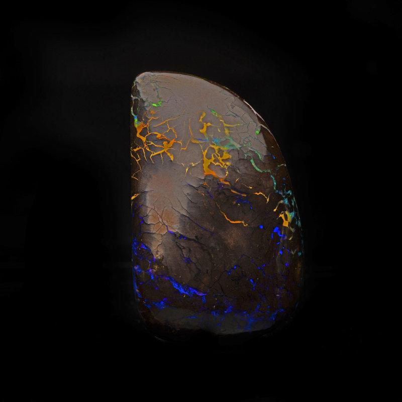 Koroit noix opale Boulder / / 217,5 carats