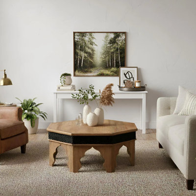 Petite table basse hexagonale en bois massif de style méditerranéen avec bordure sculptée