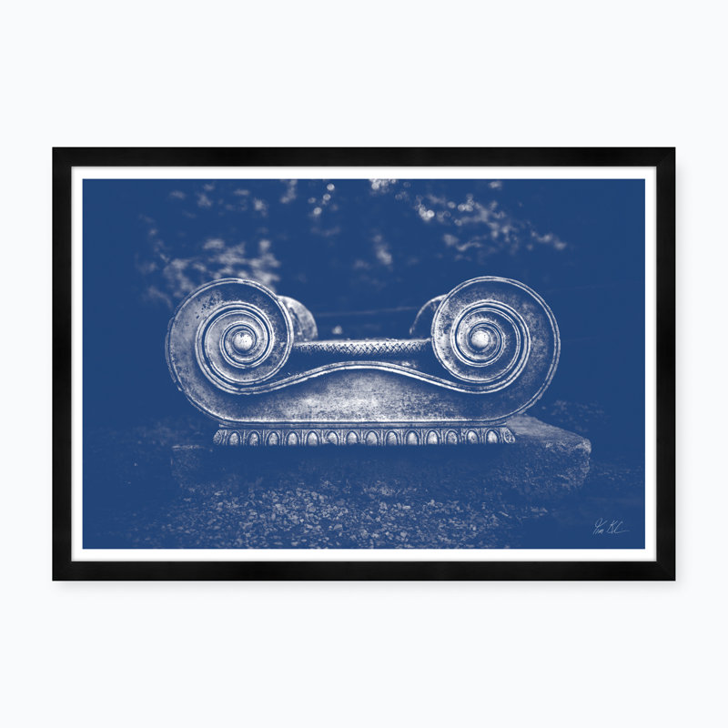 Ionique en bleu monotone