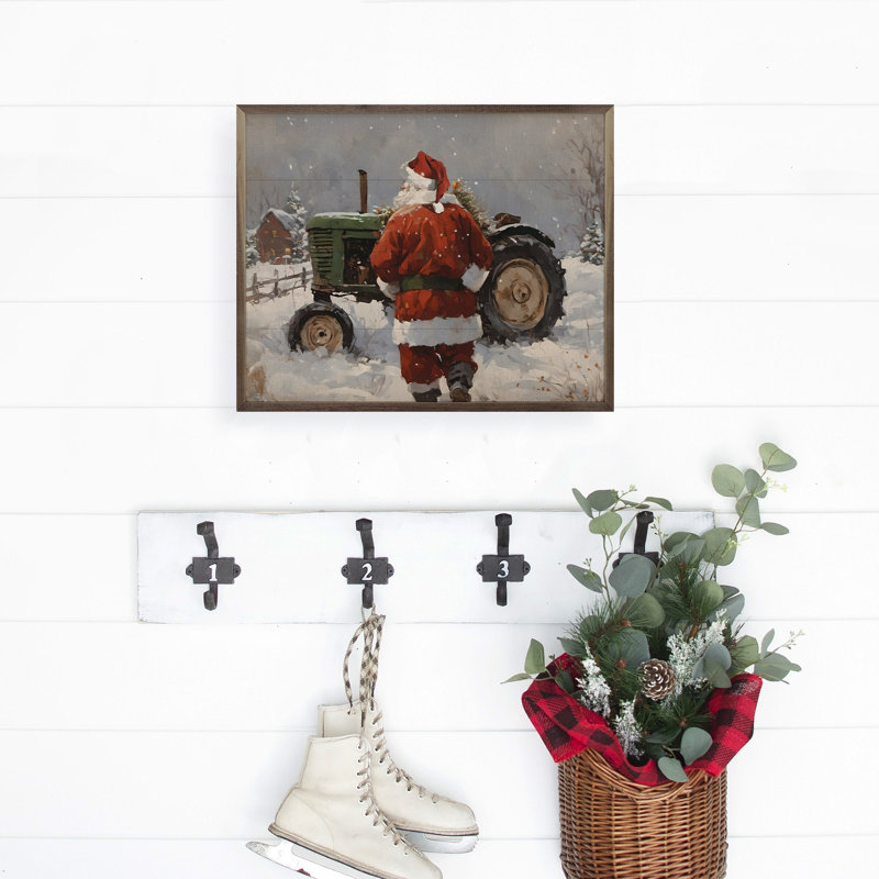 Père Noël avec tracteur vert, H 8 po x l 10 po