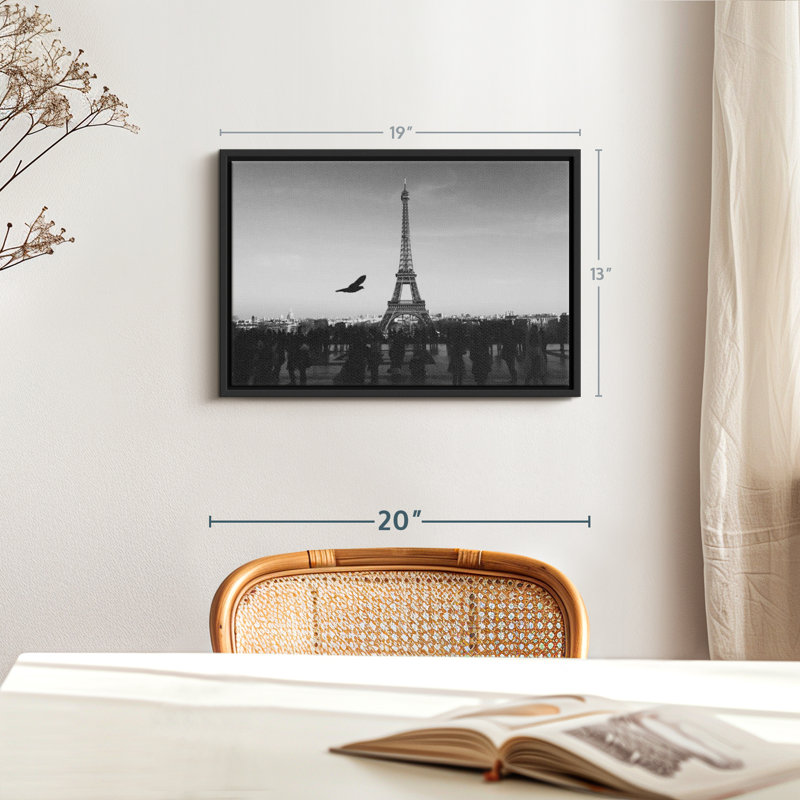 «Overcast Eiffel Tower Wall Art», H 13 po x l 19 po