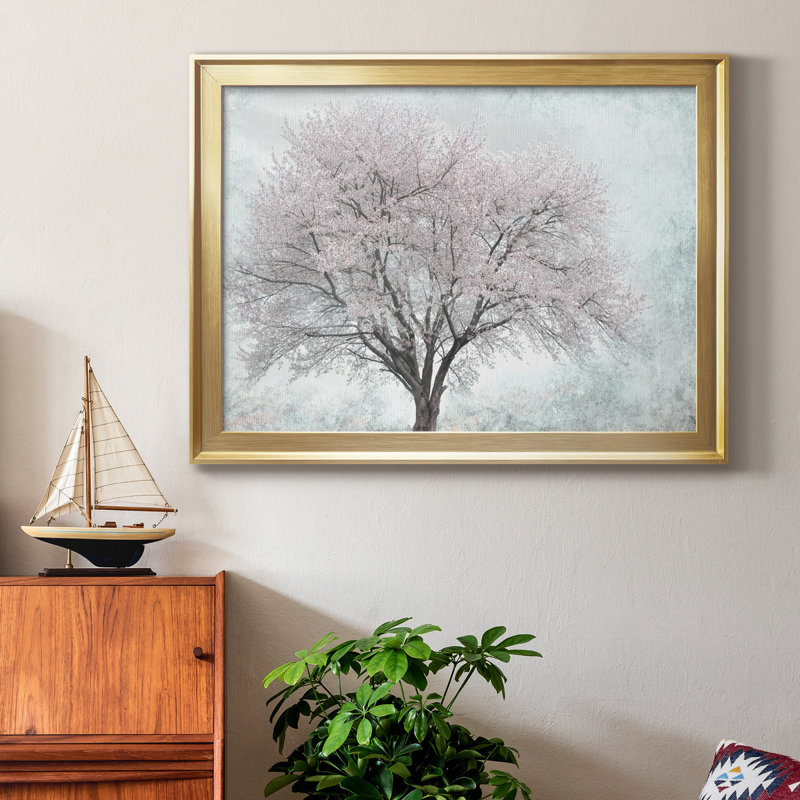 A Feel of Spring I - cadre photo, Toile avec cadre or, H 26,5 po x l 36,5 po x P 1,5 po