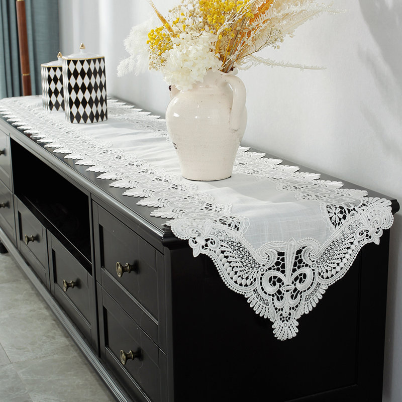 Chemin de table en mélange de lin et dentelle brodée, Blanc cassé, L 63 po x l 16 po