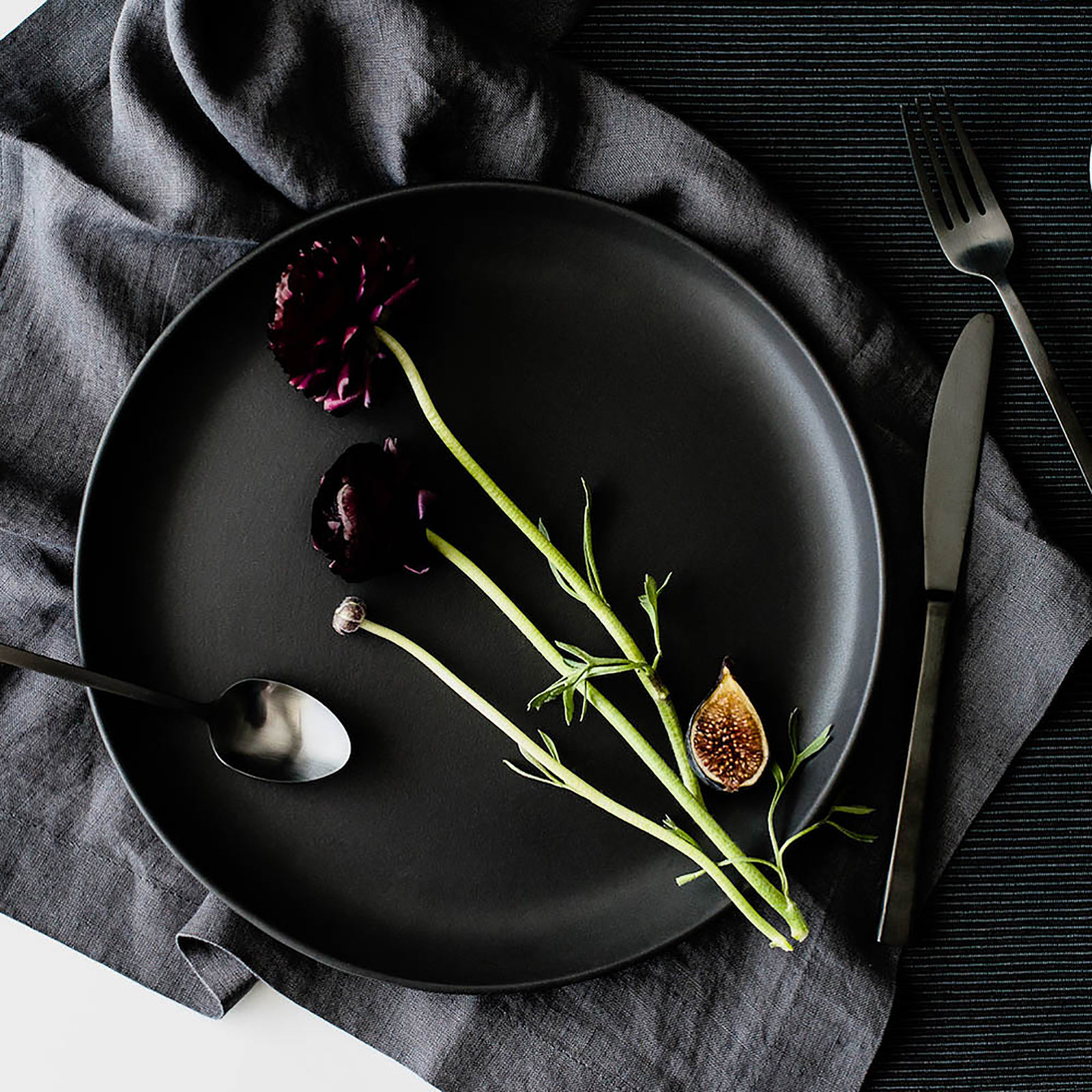 Borgen 11.4" Stoneware Dinner Plate, Basalt