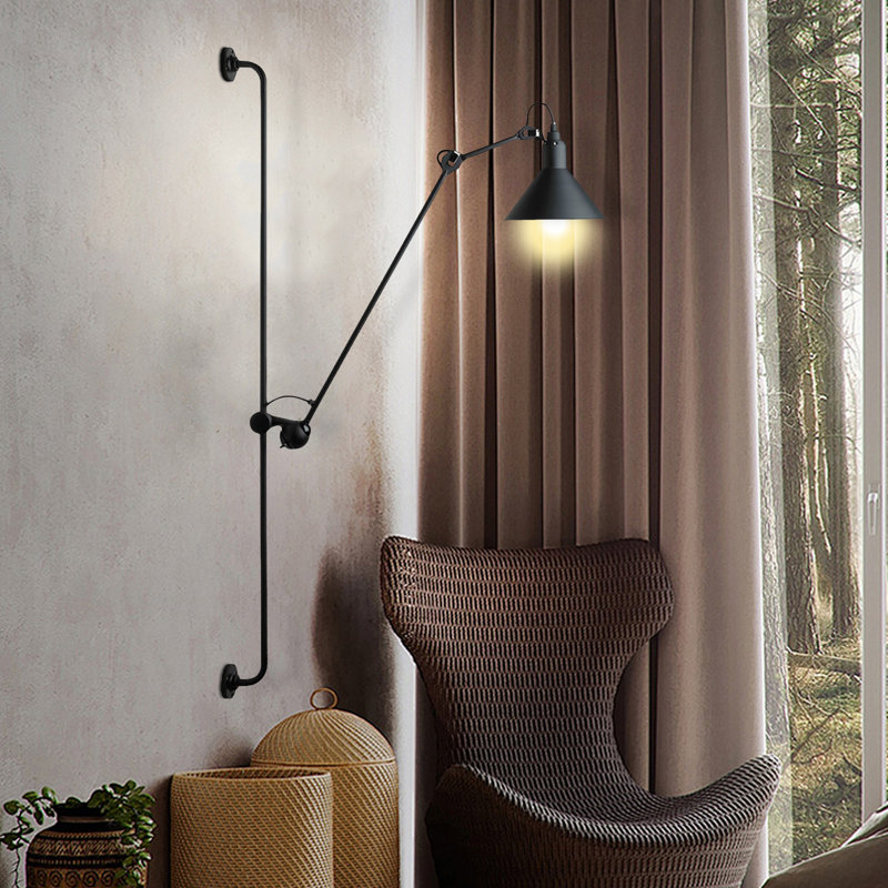 Lampe murale à DEL articulée industrielle noire avec abat-jour en métal Davit