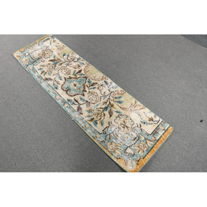 Tapis de couloir turc authentique authentique avec des motifs géométriques distincts dans des tons de terre