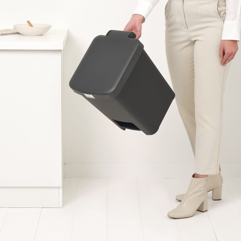 StepUp Trash Can 6.6 Gallon (25L), Dark Gray