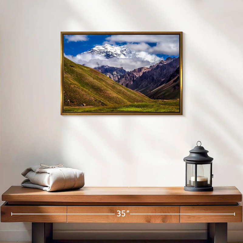 Aconcagua nuageux, Cadre flottant doré, 19 po x 13 po