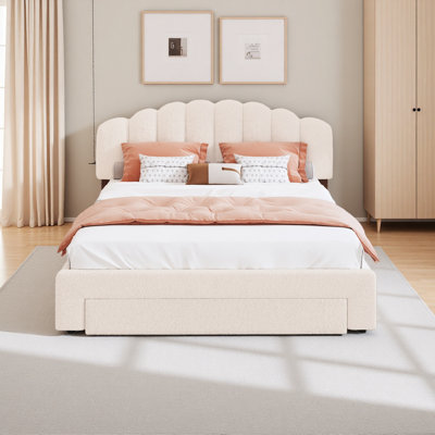 Grand lit plateforme tapissier Teddy