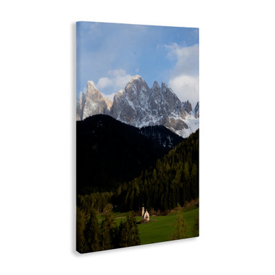 La chapelle solitaire en toile des Dolomites, design par Jared Kreiss