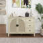 Armoire avec 2 portes et 3 tiroirs pour la chambre à coucher, le salon ou le bureau. Finition d'ingénierie. Poignées en métal, douces pour les doigts. Les stratifiés réglables augmentent l'espace de rangement. Dispositif de déversement. Pin
