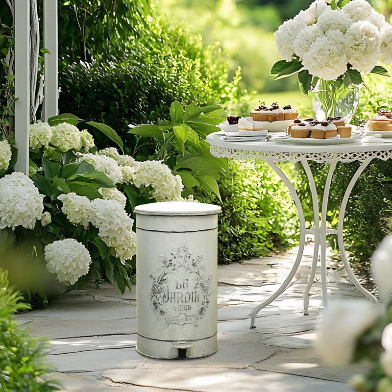 Poubelle à pédale 4,5 gallons en métal avec couvercle et doublure, poubelle rustique en métal blanc, Blanc glacial