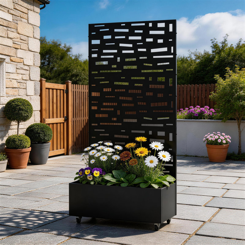 Boîte à fleurs en métal avec treillis et roues Brenna, H 70,8 po x l 35,5 po x P 15,7 po, Noir