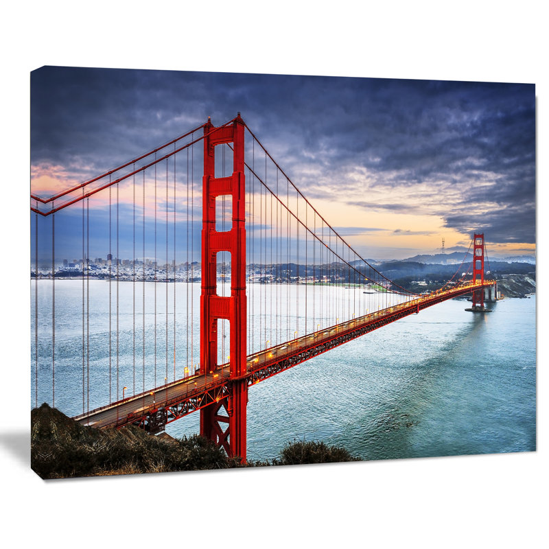 « golden barrière under cloudy sky sea bridge », reproduction de photo sur toile tendue, H 30 po x l 40 po x P 1 po