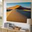 Reproduction d'art sur toile, "Un vaste paysage désertique avec dunes de sable ondulées"-2120621450
