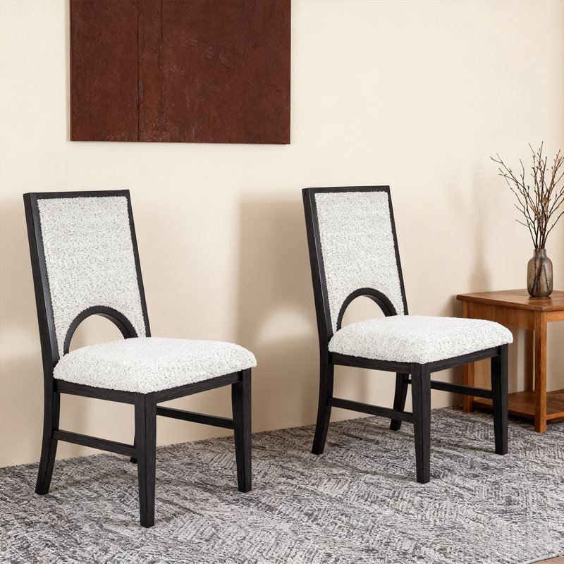 Chaise en bois d'hévéa classique avec coussin en cuir - assise robuste et confortable