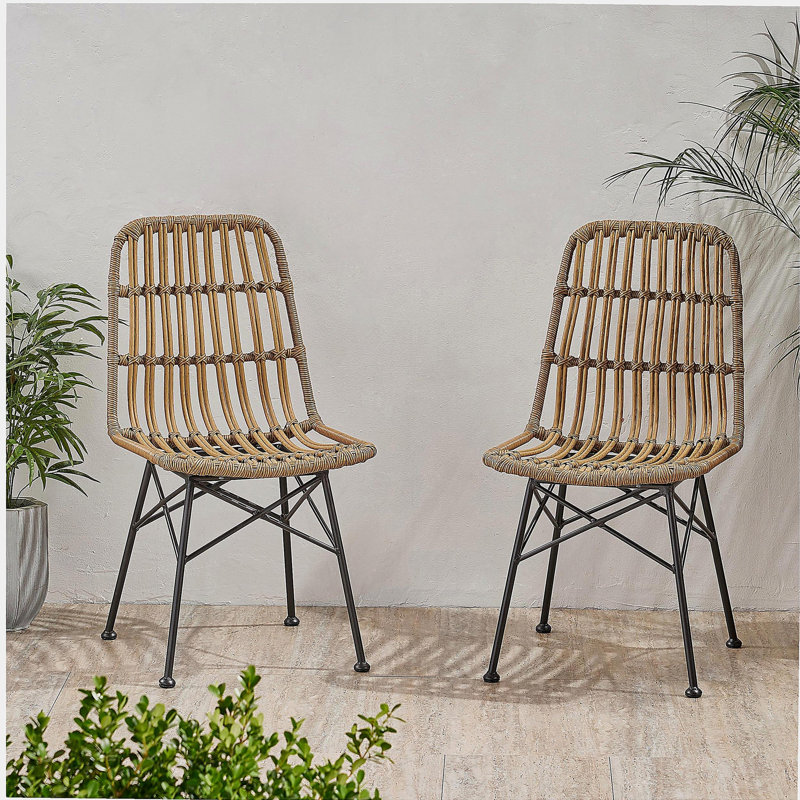 CHAISE SAWTELLE