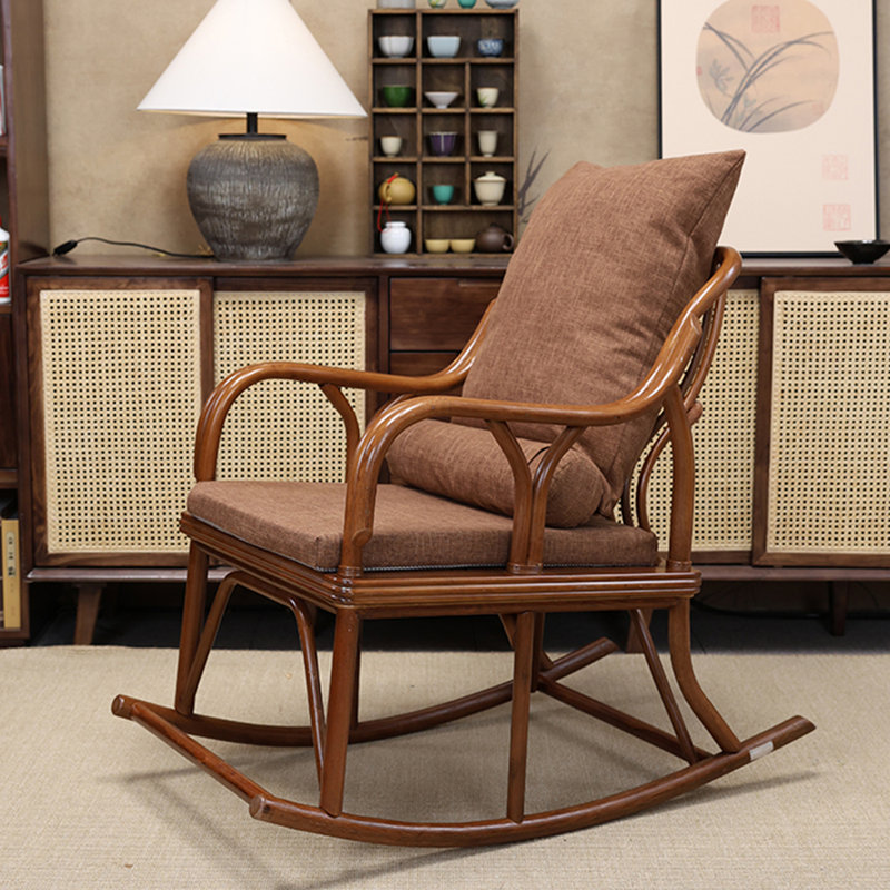 Chaise berçante en rotin naturel
