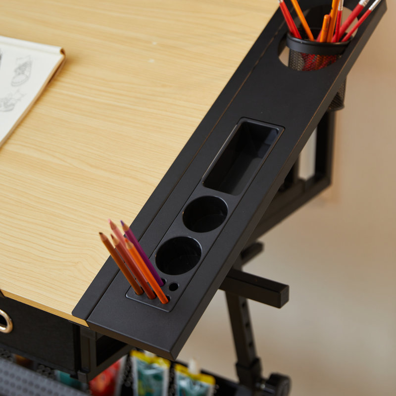 Table à dessin avec panneau perforé en métal