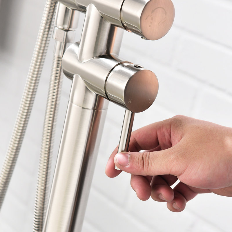 Robinet de baignoire pour salle de bain à poignée simple avec douche à main, fixation au sol, tuyau de 59 po en nickel brossé autoportant, forme courbée, finition