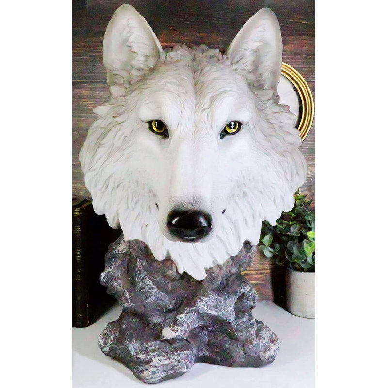 Figurines & Sculptures