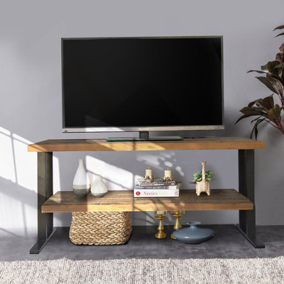Console multimédia avec une tablette pour votre décoration intérieure, bois récupéré naturel et finition noire