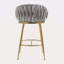 Ensemble de 2 tabourets de bar à hauteur de comptoir, tabouret de bar en velours pour îlot de cuisine avec dossier ondulé à la main, base chromée dorée et repose-pieds-117863221