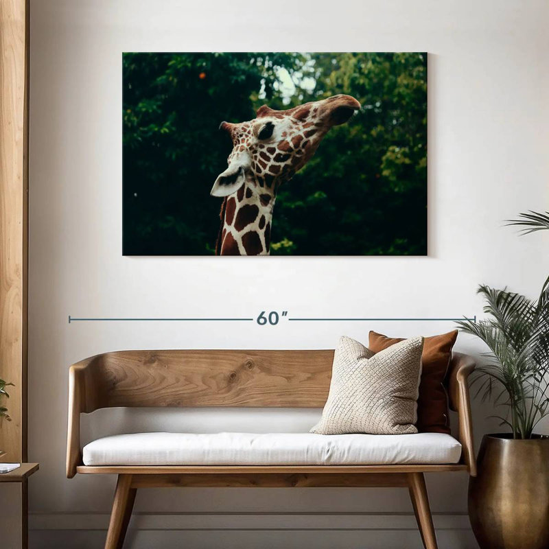 Brampt Giraffe Head Close-Up, 30" H x 45" W