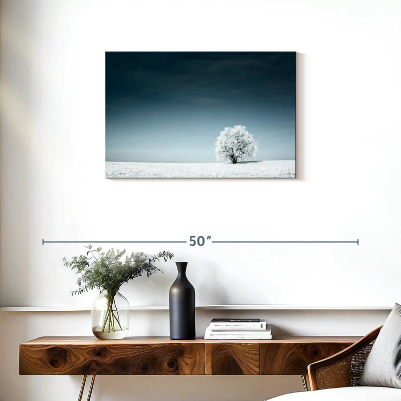 Arbre solitaire Alvord en hiver