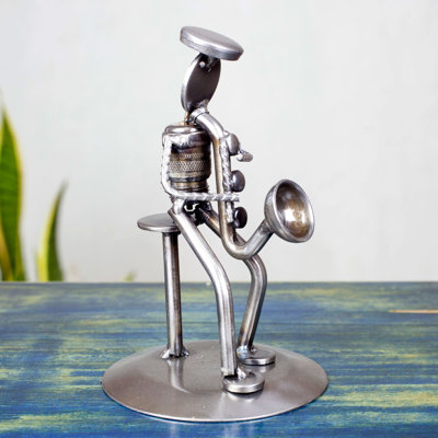 Sculpture de saxophoniste Taybah
