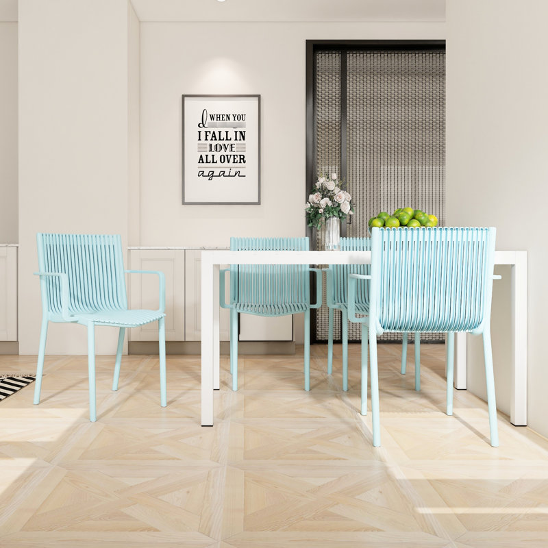 4 fauteuils empilables en PP bleus, table longue blanche moderne de 55 pouces, utilisation intérieure / extérieure, durabilité toutes saisons, pieds en métal thermolaqué, chaises à dossier à lattes ergonomiques, matériau de haute qualité, -,,, facile