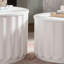 Ensemble de tables de rangement rondes blanches avec couvercle escamotable