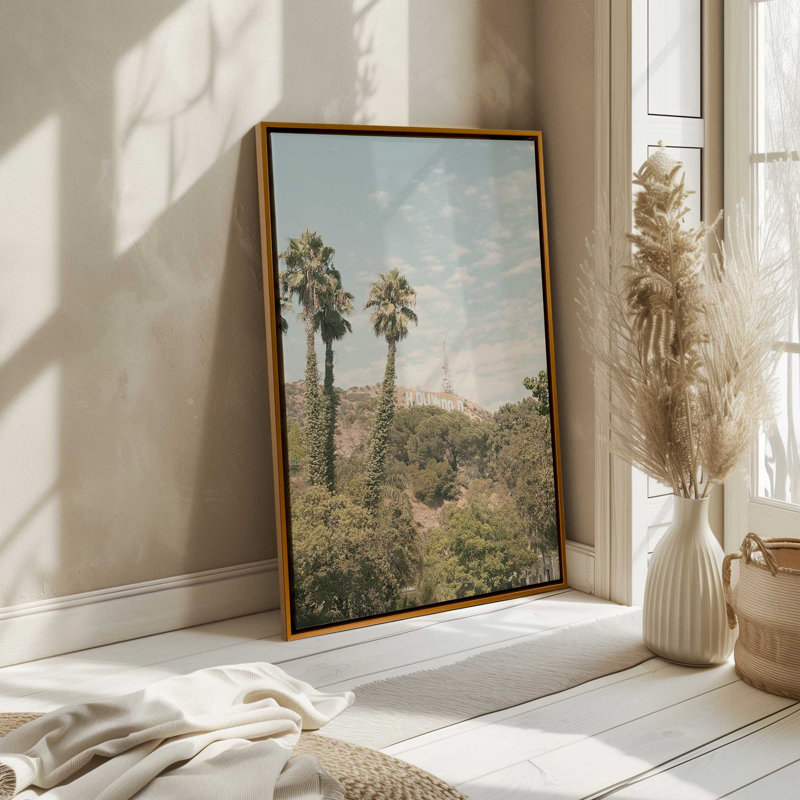 Impression sur toile Golden Hollywood, Cadre flottant en noyer, 24 po x 36 po