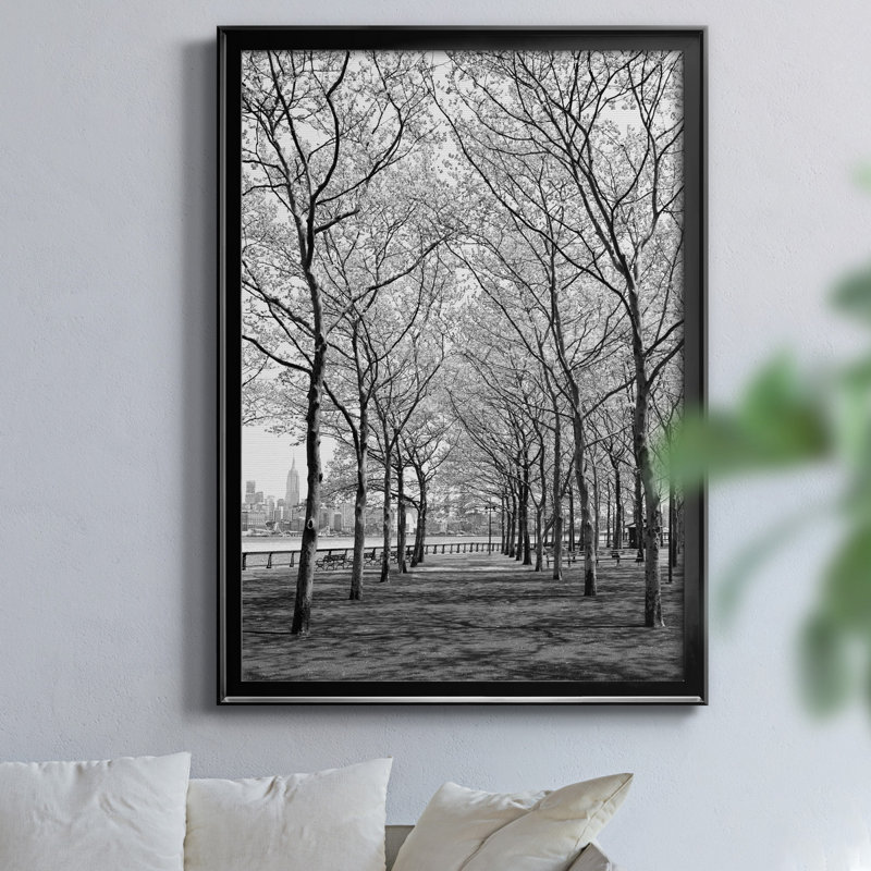 «Pier a Park» par J Paul - reproduction de photo sur toile encadrée, H 30,5 po x l 42,5 po x P 1,5 po, Noir