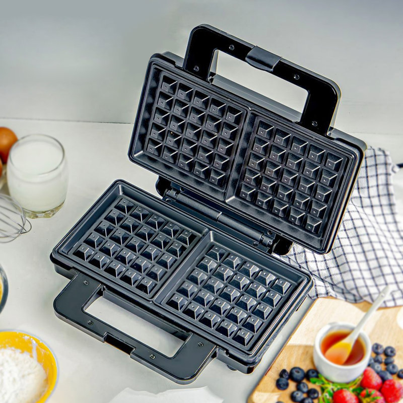 GEEPAS 1000W Deep Fill Waffle Maker 2 Slice Non-Stick Electric Belgian Waffle iron