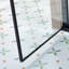 Porte de douche pivotante simple 32 à 33,5 po x 75 po, cadre en alliage d'aluminium noir mat, verre trempé transparent de 1/4 po