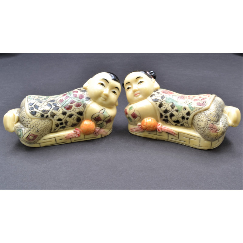 People Figurines & Sculptures