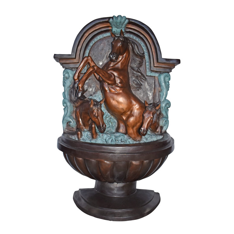Statue de fontaine murale en bronze Parkin avec trois chevaux en bronze - Taille: 46 po x 21 po x H 69 po
