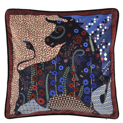 Manade D'ete Oscuro Decorative Pillow