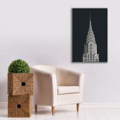  «Chrysler Building On Black» par Wild Apple Portfolio, art mural sur toile, 26 po x 40 po