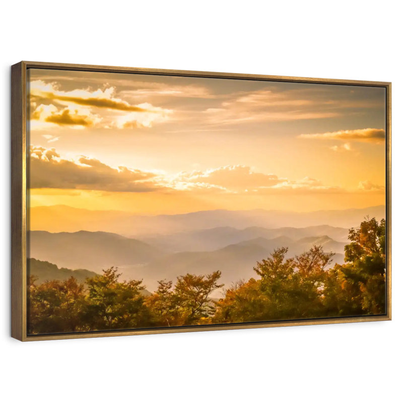 Blue Ridge au lever du soleil, 46 po x 31 po, Cadre flottant doré